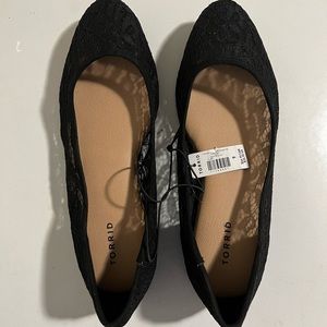 NWT Torrid Black Lace Size 9 Pointed Toe Shoes